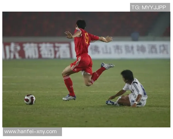 足球大黄蜂队当家球星领衔新赛季冲击目标目标团队和个人荣誉双重追求