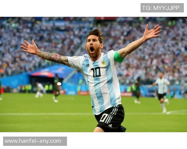 以足球巨星荣耀瞬间为核心打造独一无二的纪念照片艺术框